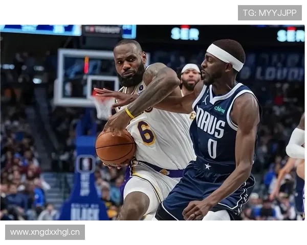 戴维斯对球队攻防体系的影响持续显现